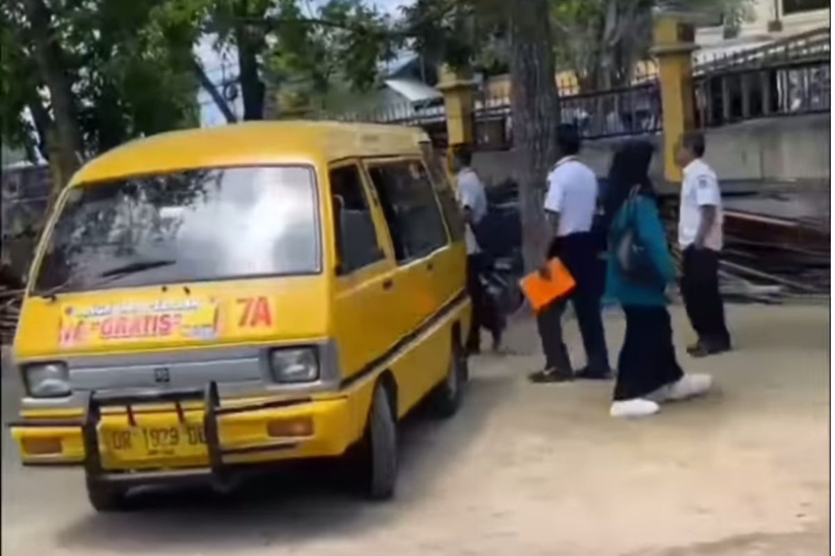 Dishub uji coba layanan gratis angkutan pelajar di Mataram