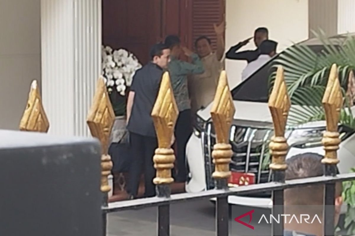 Presiden Terpilih Prabowo tiba di Kertanegara untuk panggil para calon wakil menteri