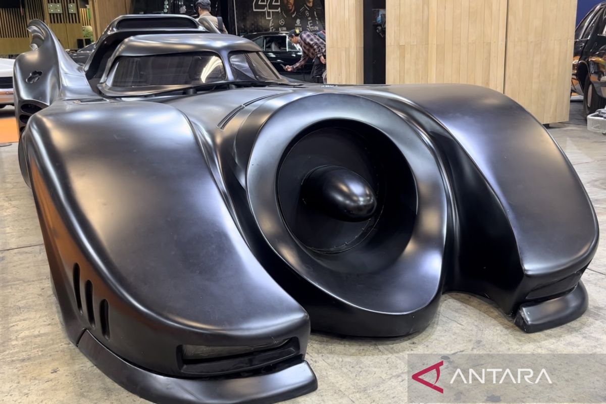 Mobil dari film Batman hingga Fast & Furious dipamerkan di Paris Motor Show