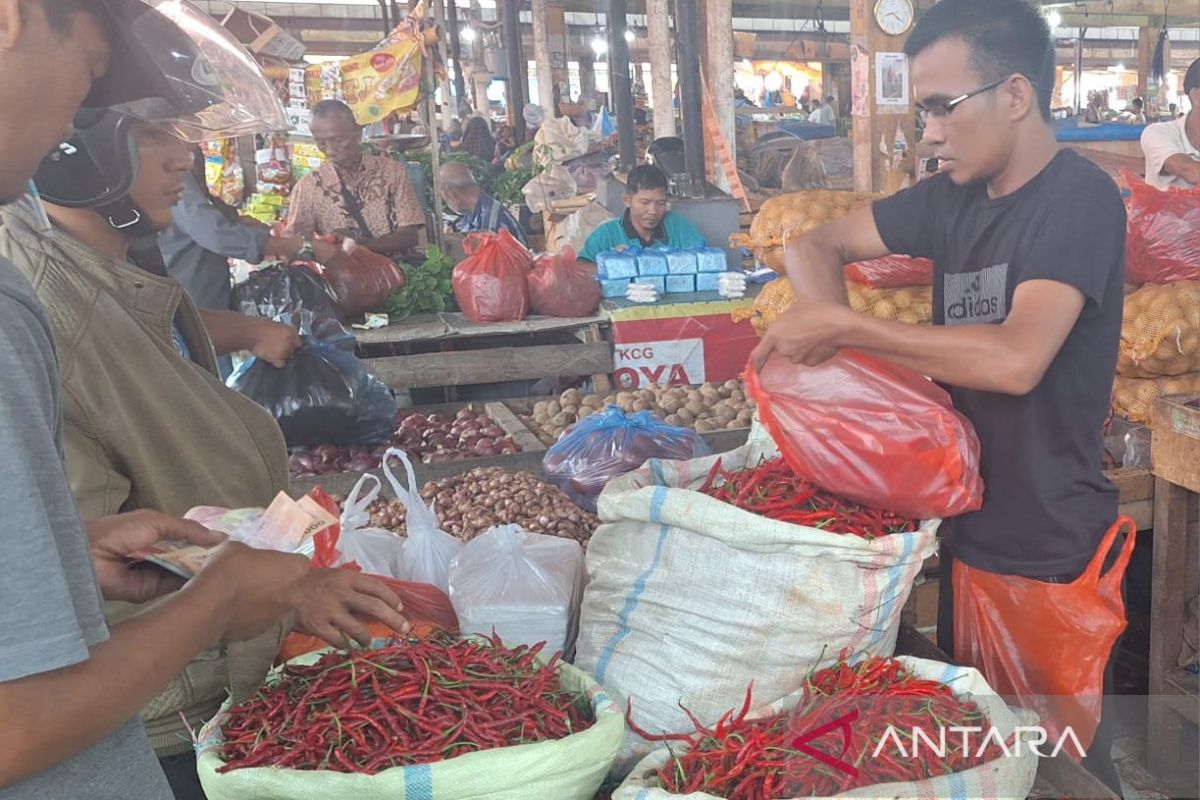 Harga cabai merah bergerak naik di Pasar Induk Lambaro