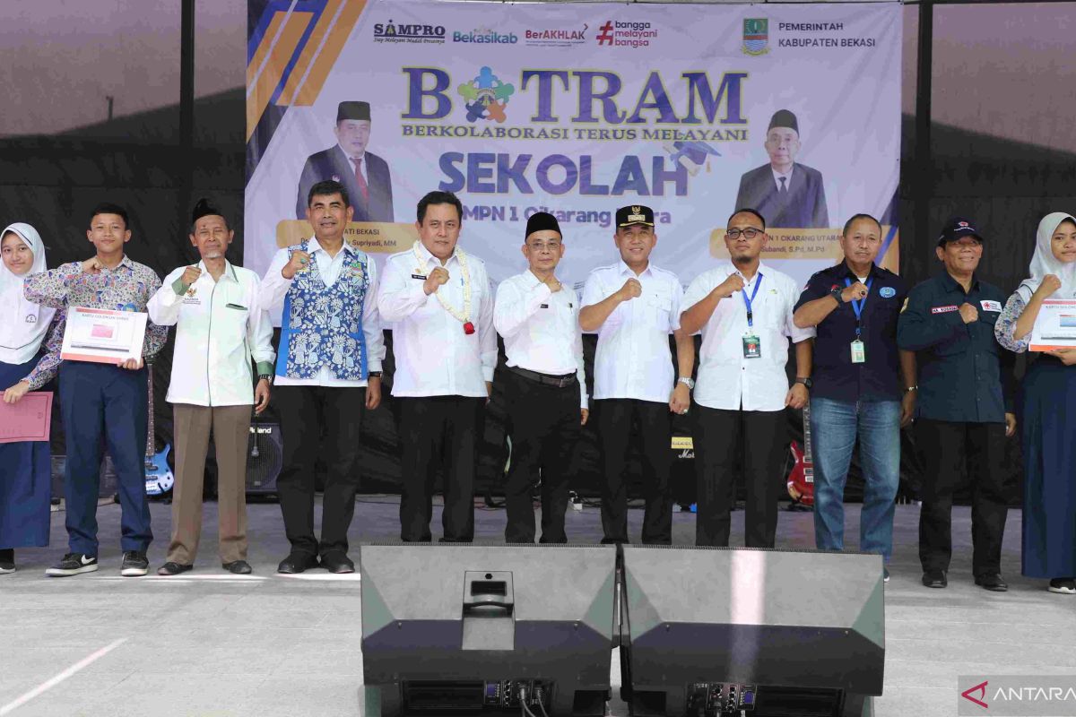 Botram Sekolah Bekasi permudah para siswa urus administrasi publik