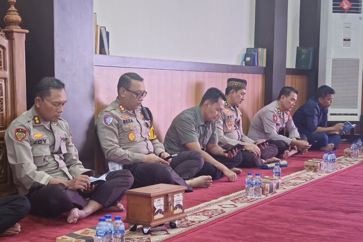 Pelaksanaan Binrohtal Oleh Personel Polda Kaltara Guna Menguatkan Iman dan Taqwa