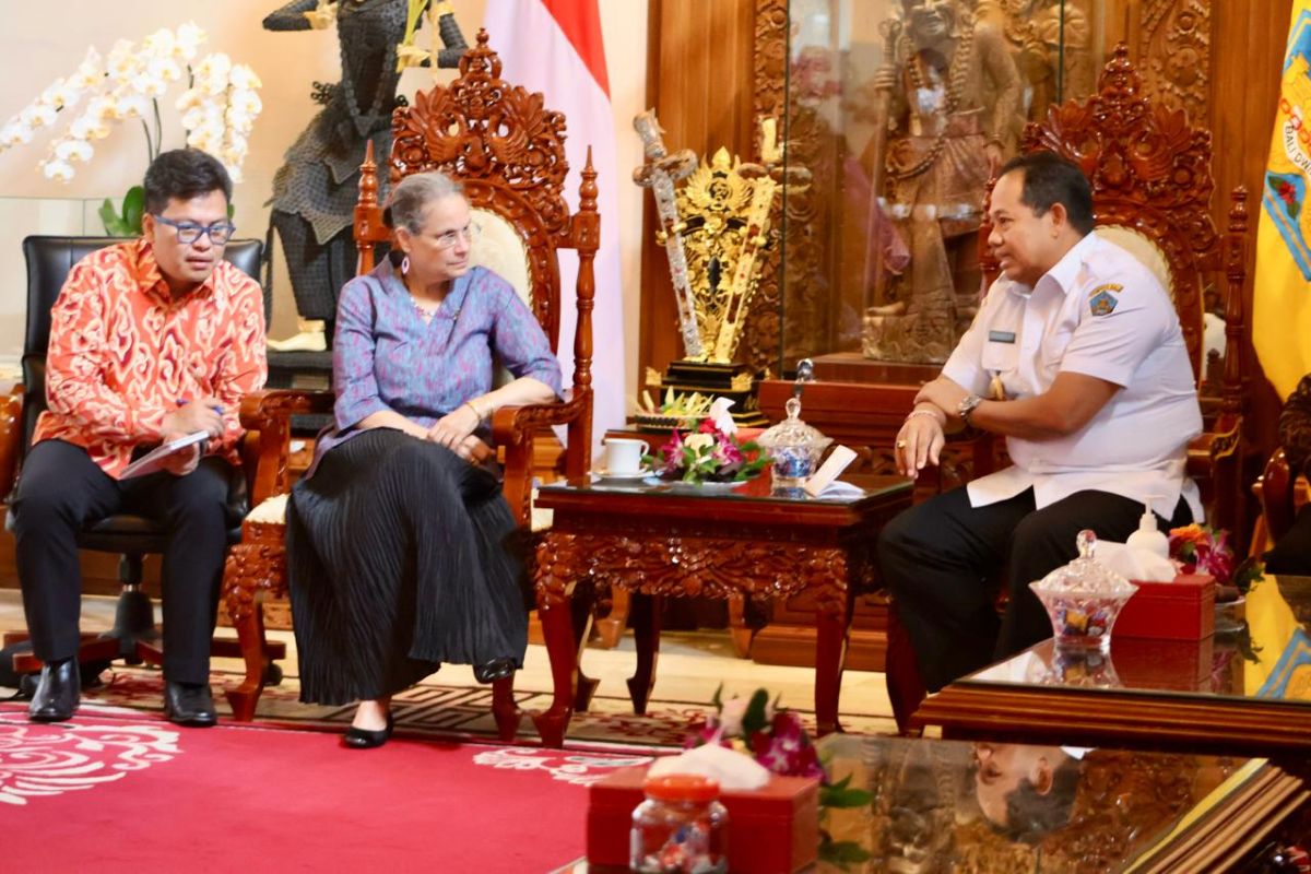 Pj Gubernur Bali dan Dubes AS bahas bantuan di bidang pendidikan