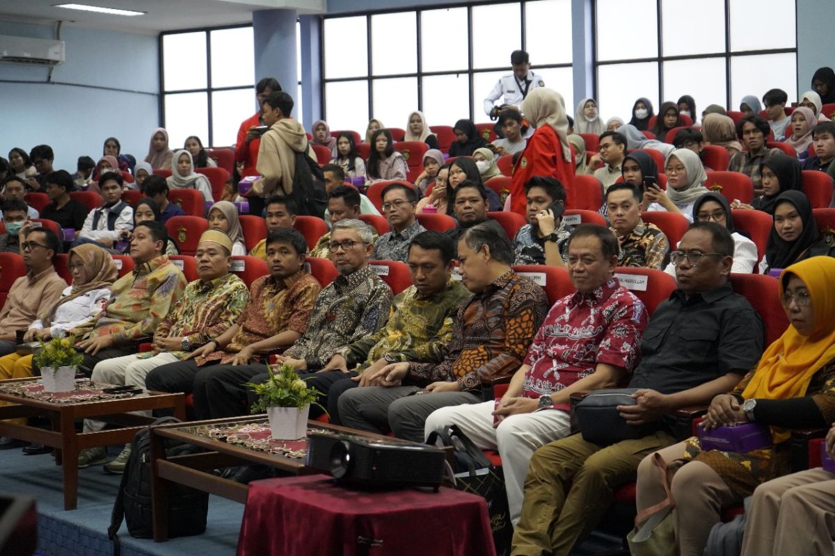 Puslit Opini Unhas-KPU bahas peran lembaga survei dalam pilkada