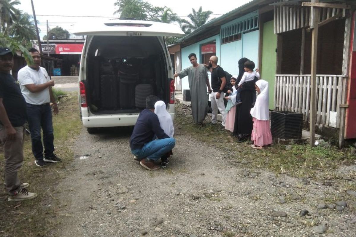 Tim gabungan PAKEM Pasaman Barat amankan WNA sebar aliran sesat