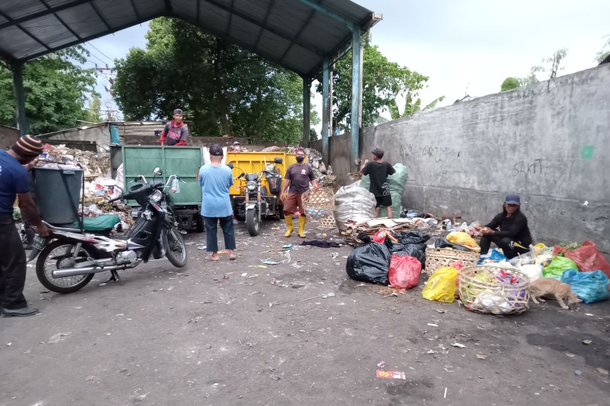 DLH Mataram sudah mampu tekan volume sampah ke TPA hingga 60 ton per hari