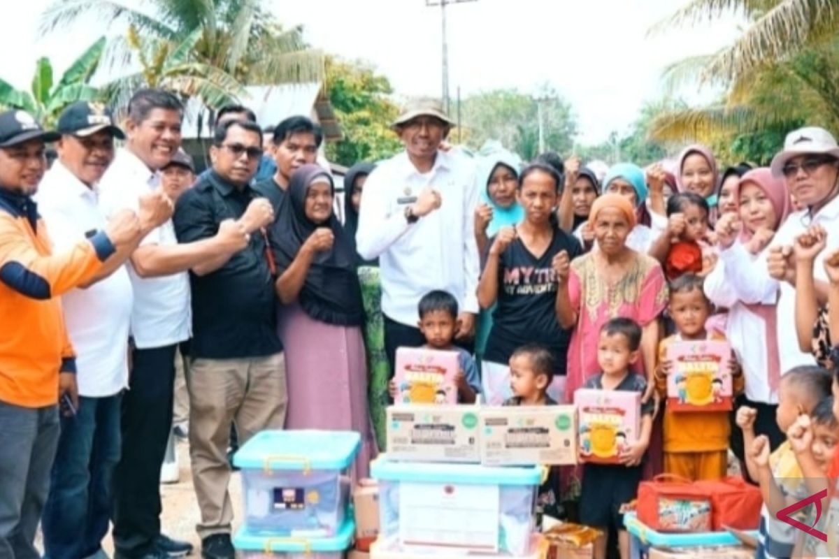 Masyarakat Inuman yang terdampak banjir dapat bantuan