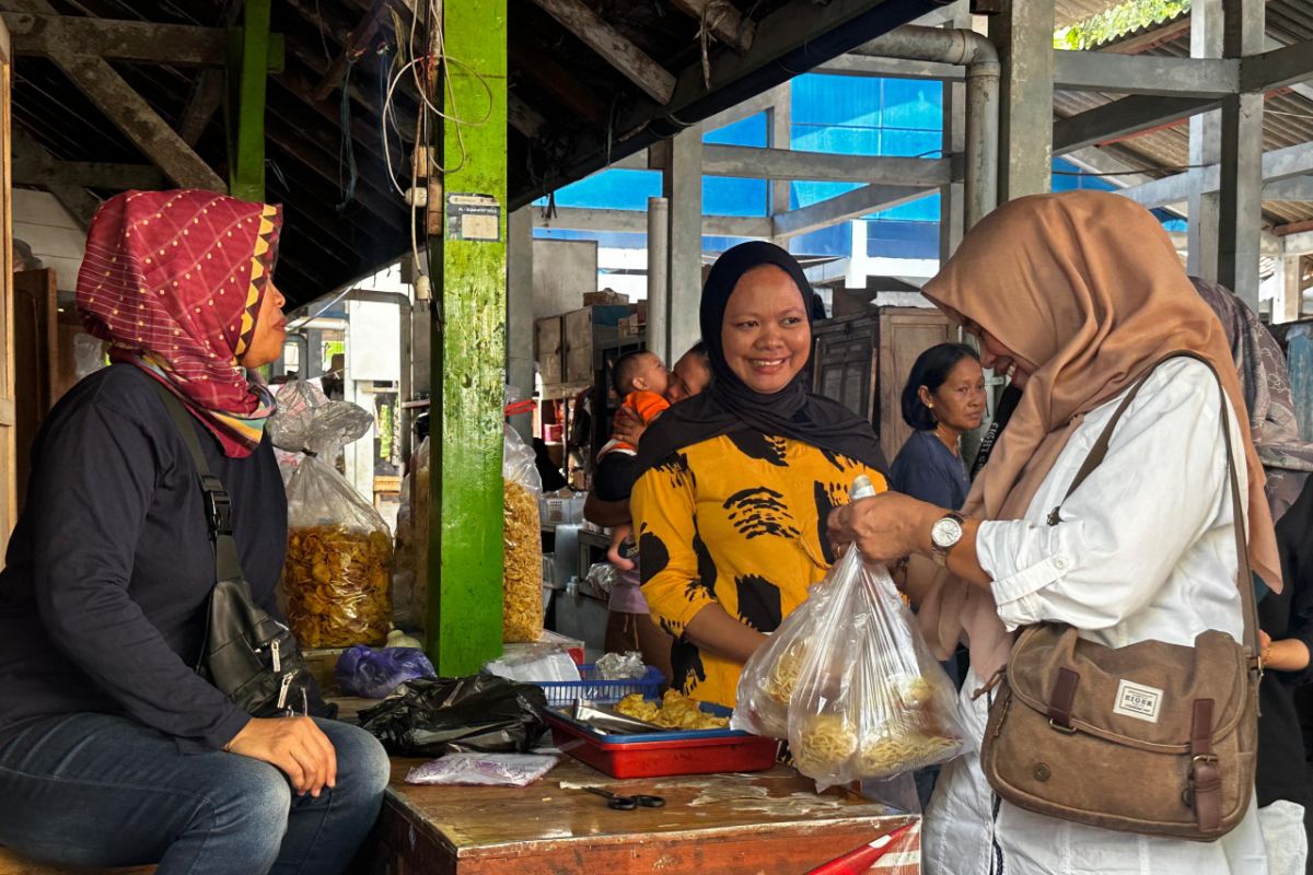 Parmilah Harda Kiswaya sambangi Pasar Kebonagung sapa pedagang