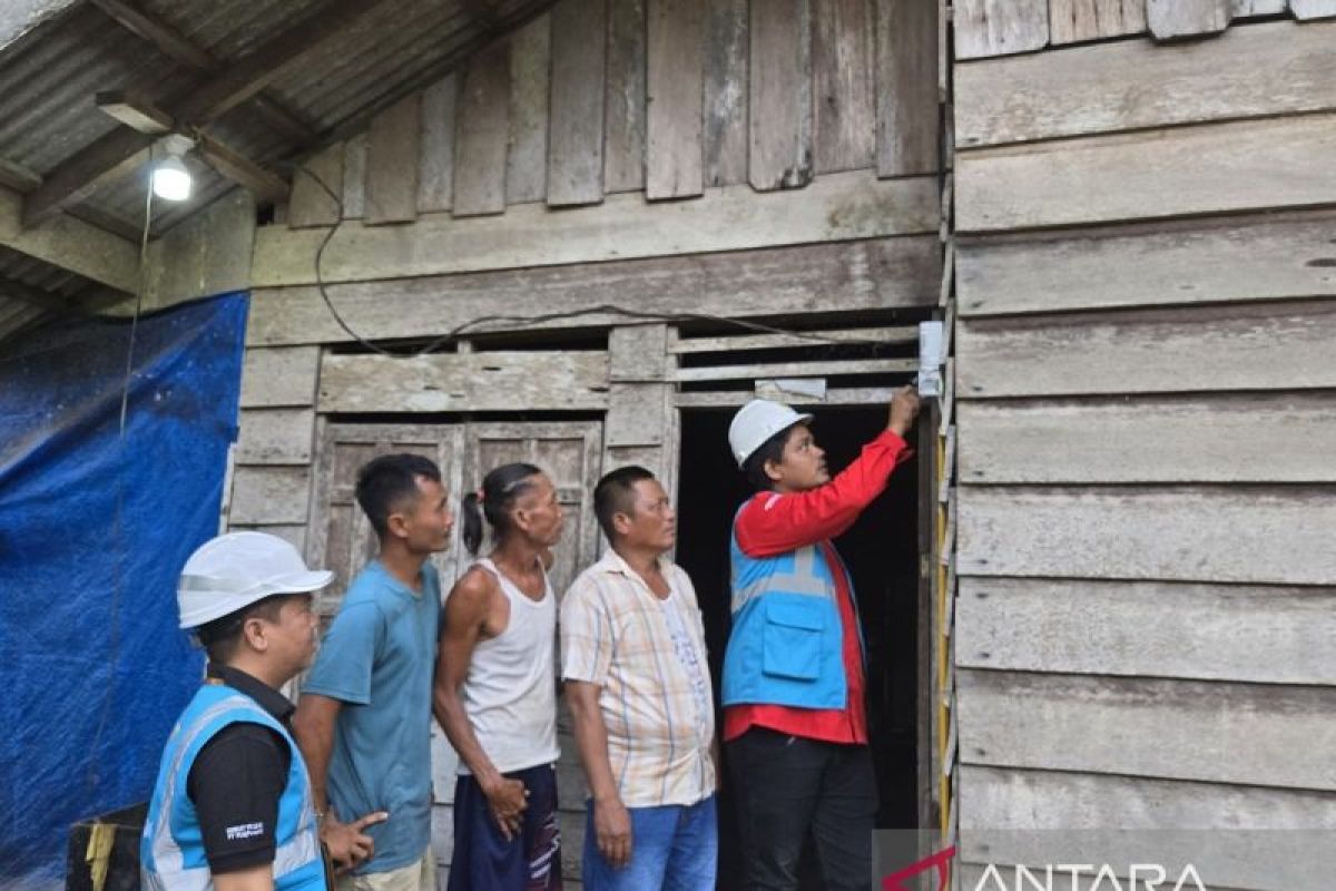 Negara hadir, 24 KK warga dusun terpencil di Kampar Riau kini nikmati listrik PLN 24 jam