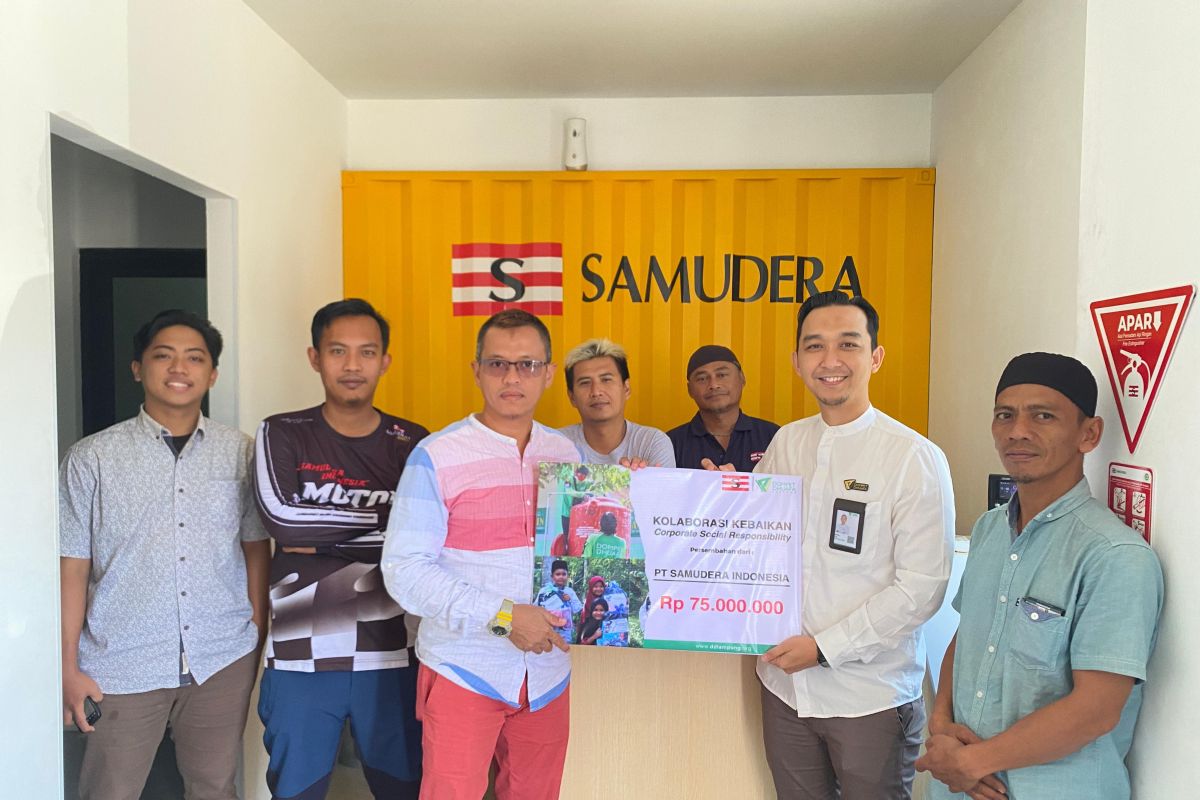 Rayakan HUT ke-75, Samudera Indonesia Lampung serahkan CSR melalui Dompet Dhuafa