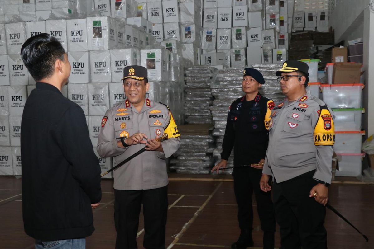 Kapolda Kaltara Tinjau Gudang Logistik Pemilu di Tarakan dan Tanjung Selor