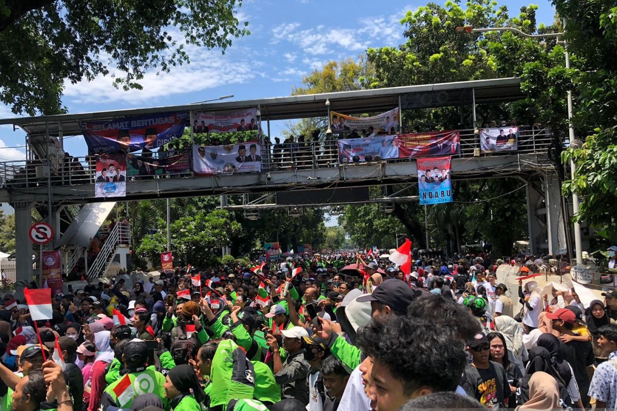 Puluhan ribu ojek daring hadiri pesta rakyat pelantikan Presiden dan Wapres