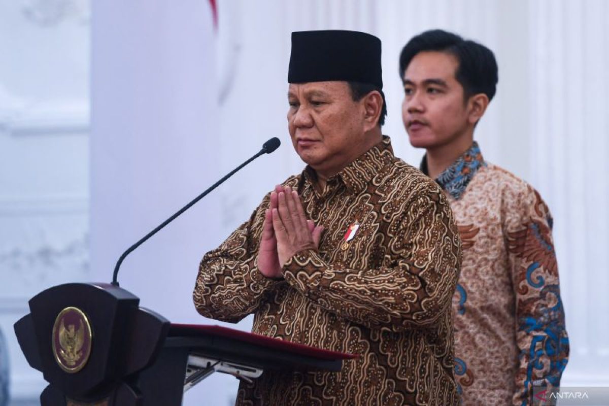 Prabowo menunjuk Sjafrie Sjamsoeddin dan Donny Ermawan menhan-wamenhan