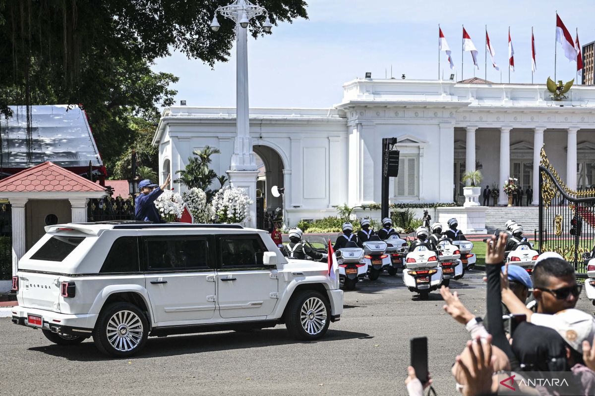 Prabowo-Jokowi menjalani upacara pisah sambut di Istana Merdeka