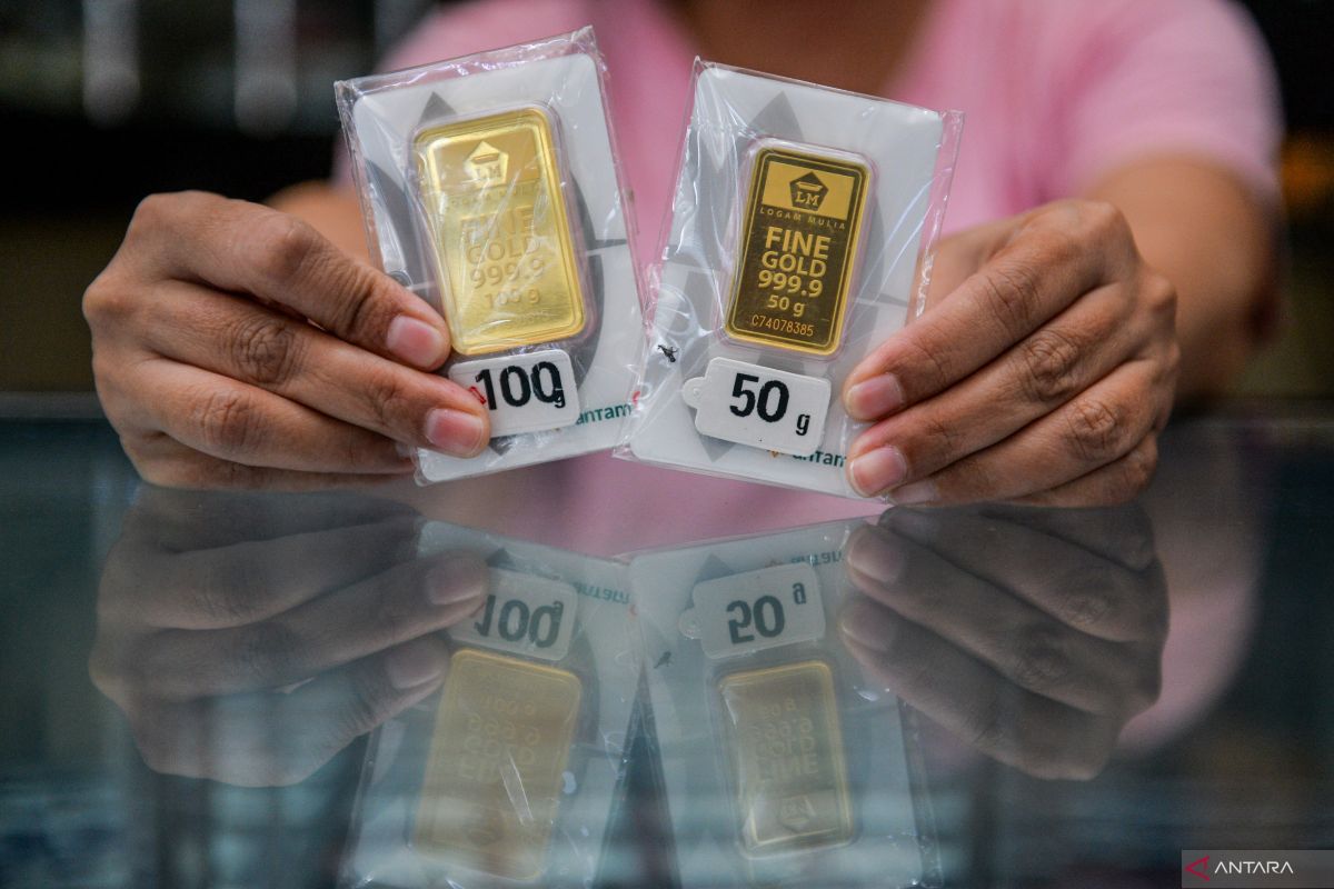 Harga emas hari ini turun Rp4.000 jadi Rp1,510 juta per gram