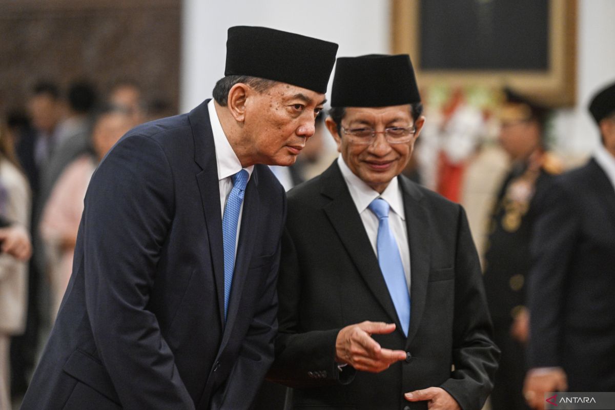 From military to govt responsibilities Prabowo's defense minister