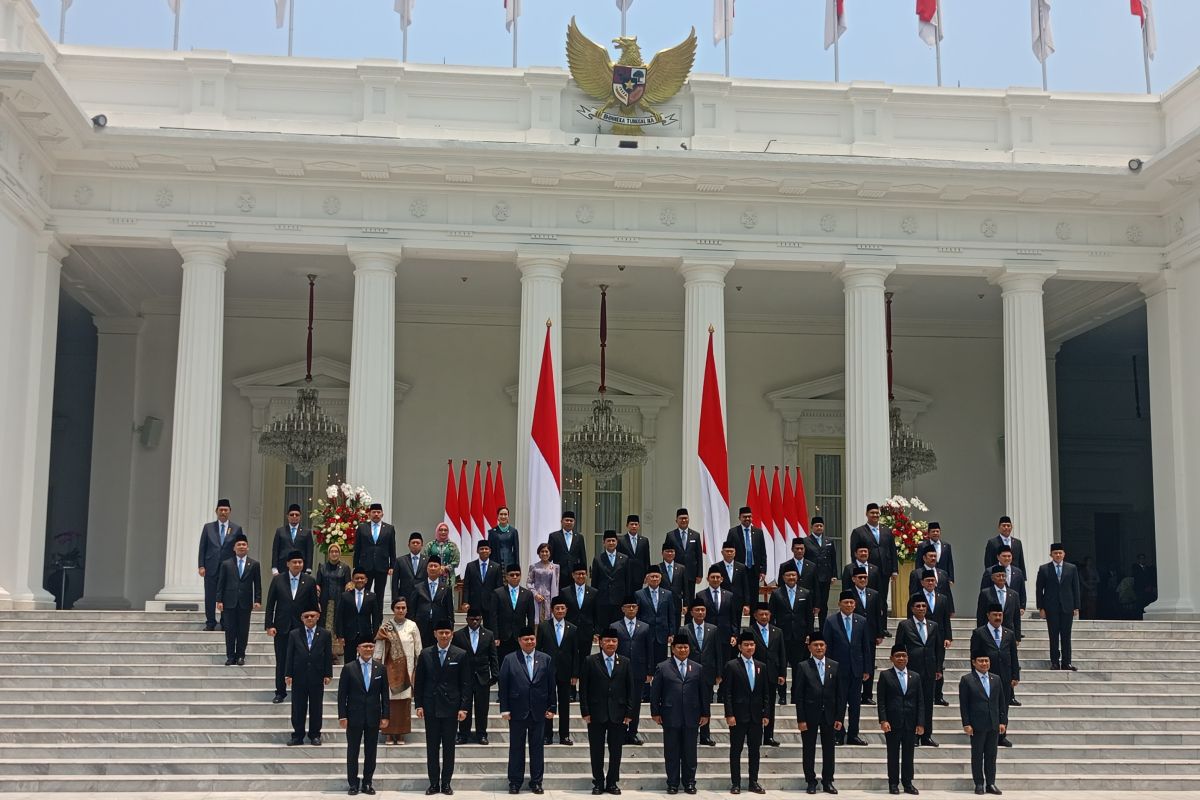 Presiden Prabowo lantik 48 menteri serta lima pejabat Kabinet Merah Putih