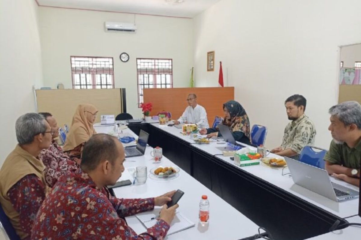 Rapat rutin Fakultas Pertanian dan Kehutanan UMPR bahas lima poin utama