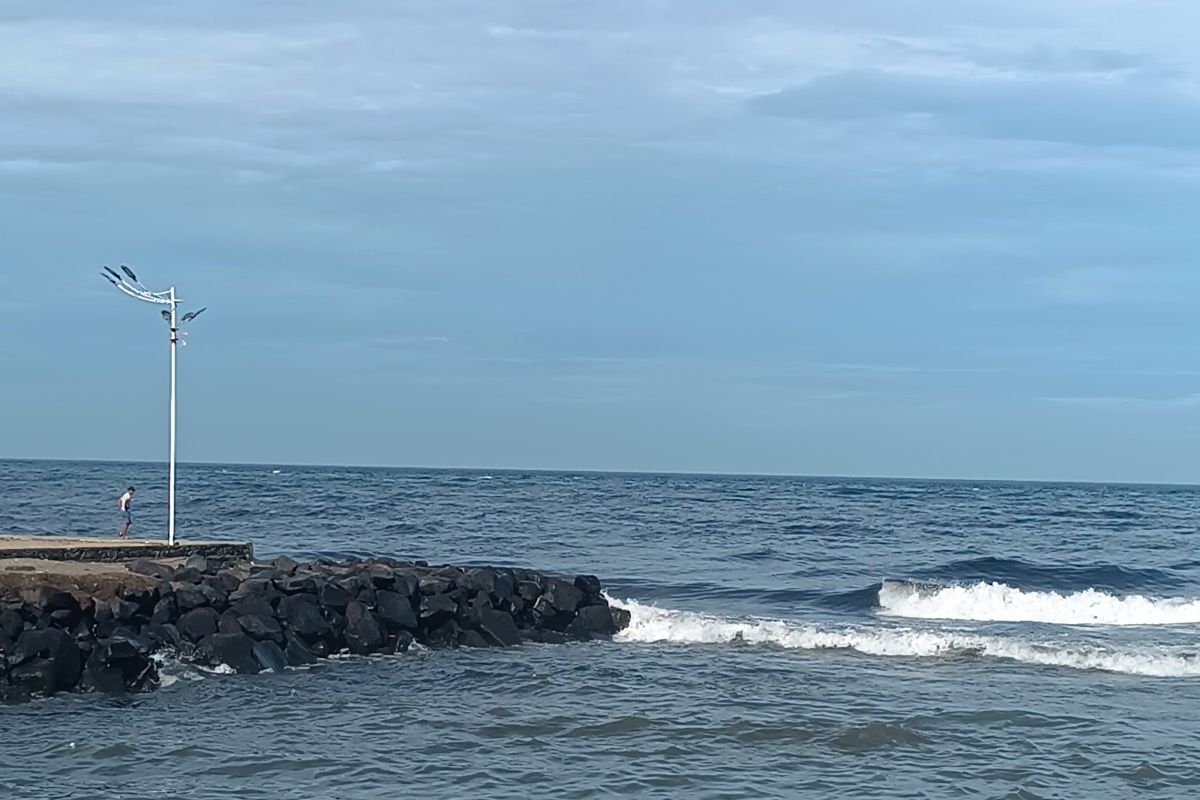 BMKG : Waspadai  gelombang hingga 2,5 meter perairan Sulawesi Utara