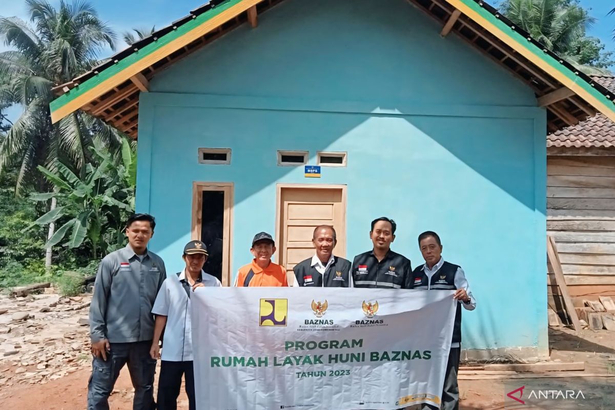 Baznas OKU Selatan renovasi tiga unit  rumah warga miskin