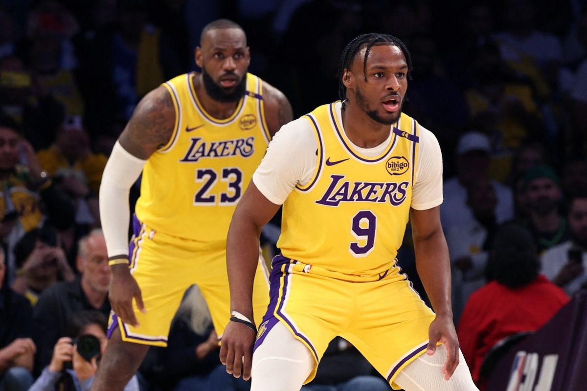 LeBron-Bronny James ukir sejarah tampil bersama di lagapembuka Lakers