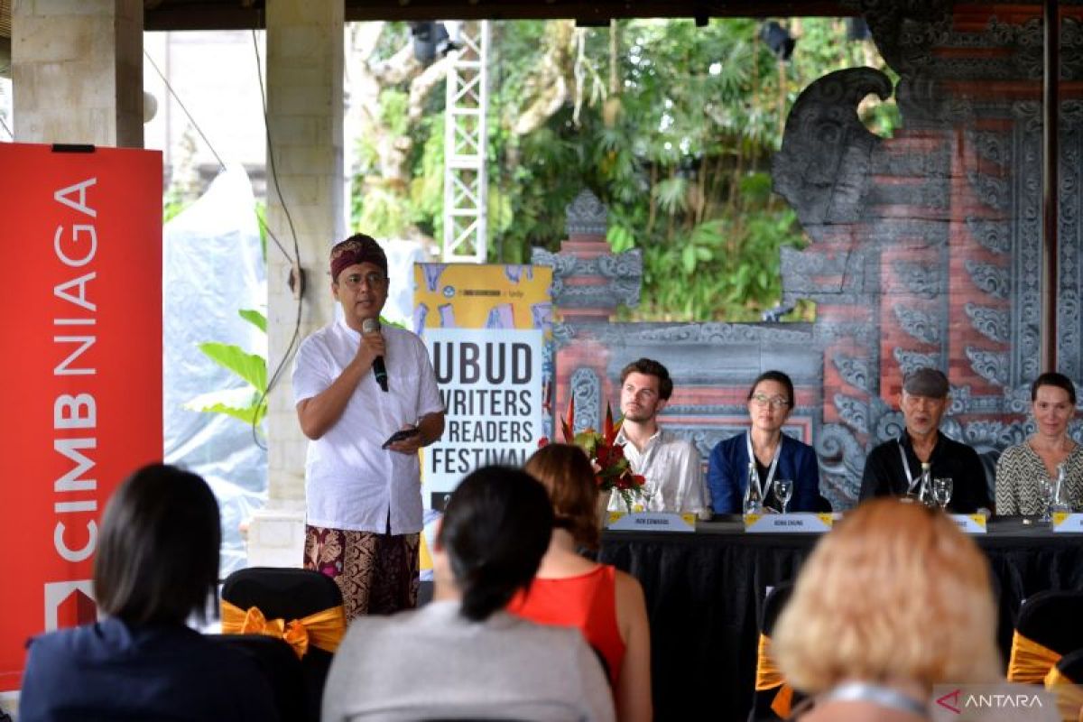 CIMB Niaga mendorong industri kreatif di Ubud Writer