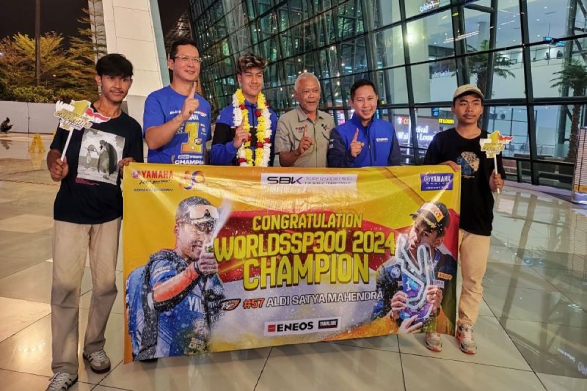 Rider Yamaha Aldi Satya Mahendra kembali ke Indonesia bawa pulang trofi