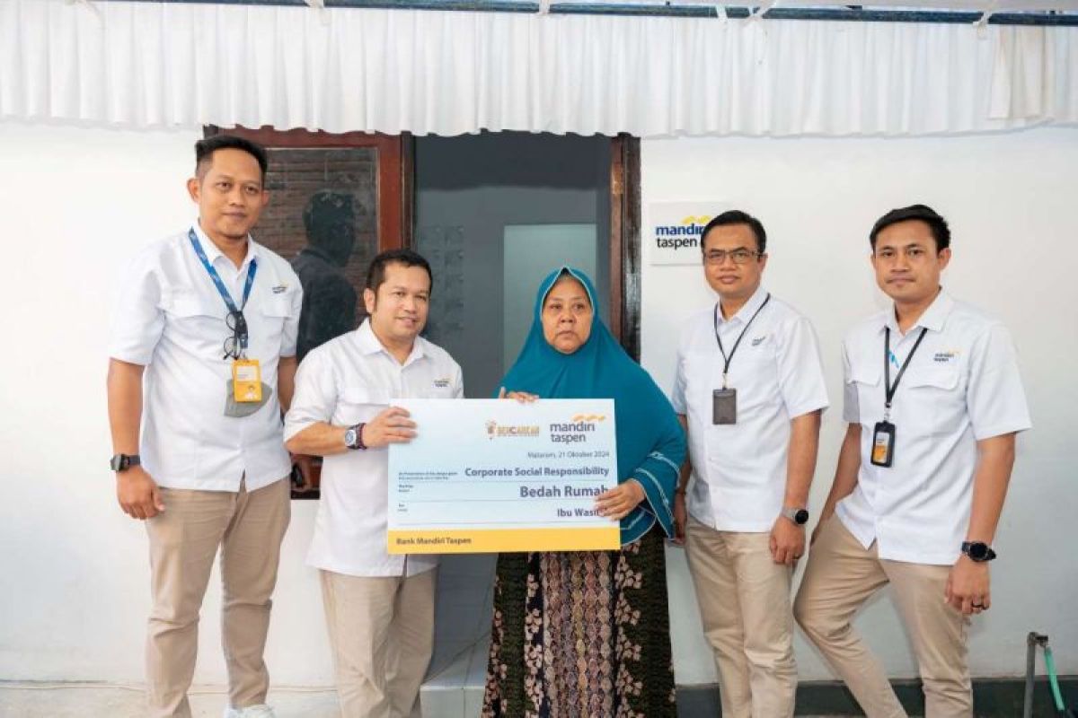 Bank Mandiri Taspen bedah rumah pensiunan di Mataram