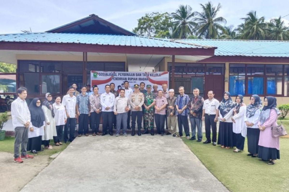 Bakesbangpol Natuna Kepri sosialisasikan tata kelola pendirian rumah ibadah