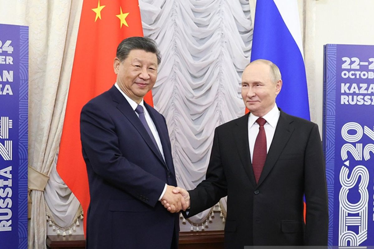 Xi Jinping dan Vladimir Putin bertemu sebelum KTT BRICS