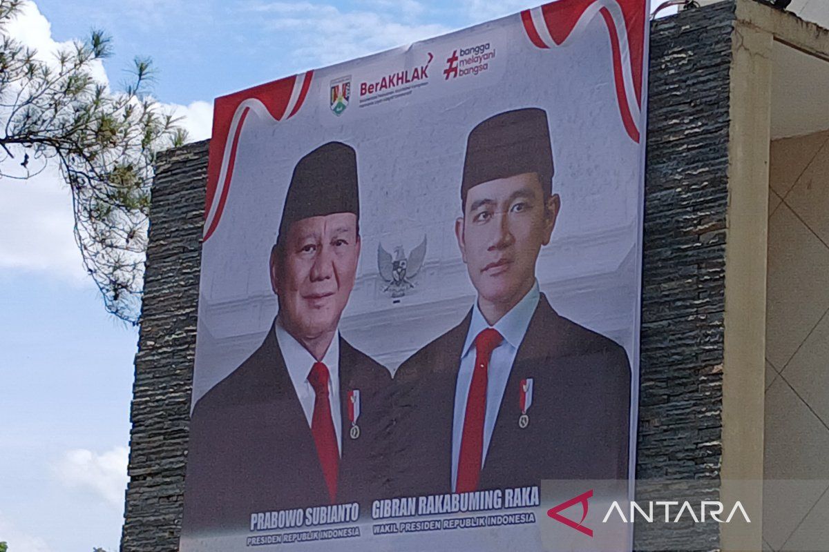 Siswa dari 49 sekolah di Kabupaten Magelang sambut kedatangan  Presiden