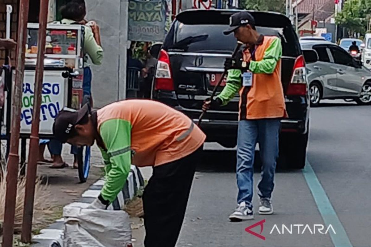 Hujan sambut kedatangan Presiden  di Akmil Magelang