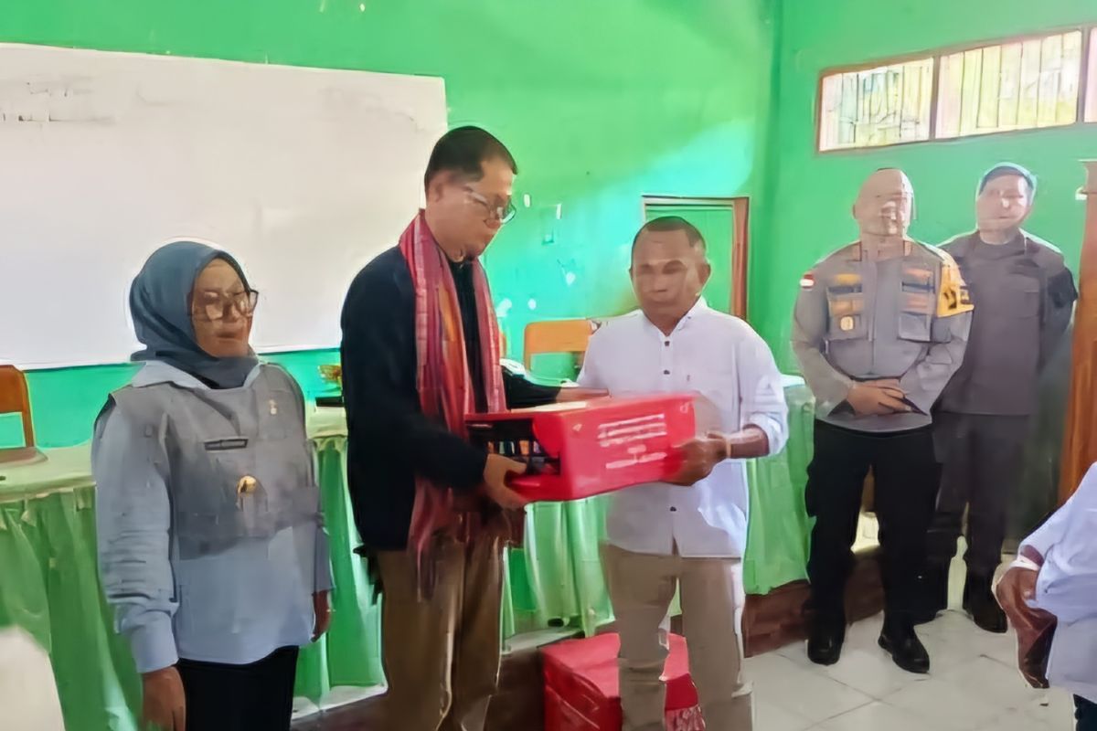 Kemensos salurkan bantuan pascakonflik di Adonara Barat