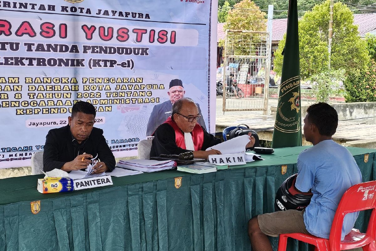 Disdukcapil Kota Jayapura sosialiasi e-KTP ke sekolah