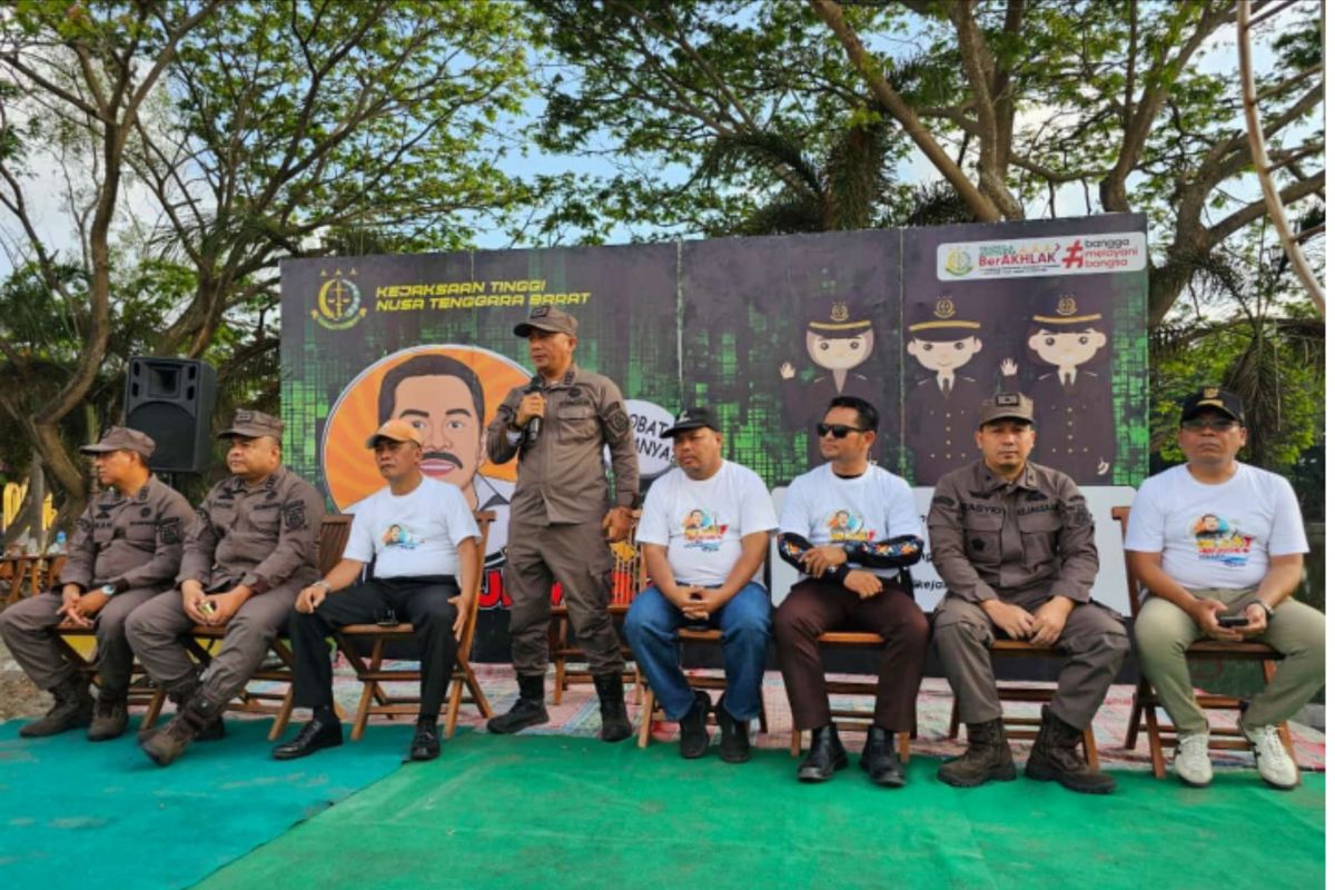 Pemkot Mataram dan Kejaksaan edukasi nelayan Pantai Loang Baloq