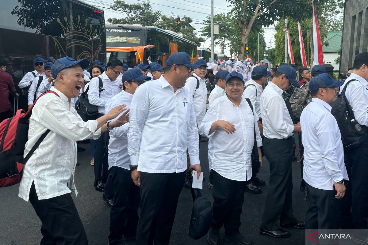 Rombongan Wamen Kabinet Merah Putih tiba di Akmil Magelang