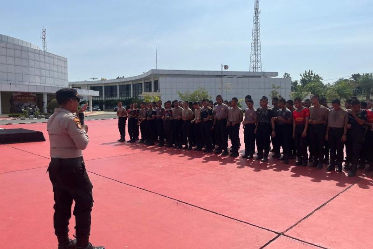 Latihan Dalmas (Pengendalian Massa) Bintara dan Tamtama Remaja Polda Kaltara