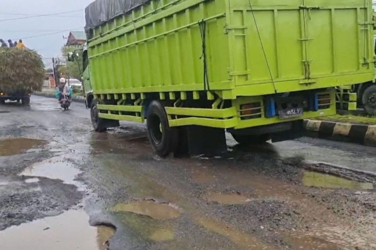 Pemprov Lampung ajak pengusaha turut jaga jalan dan kurangi kendaraan ODOL