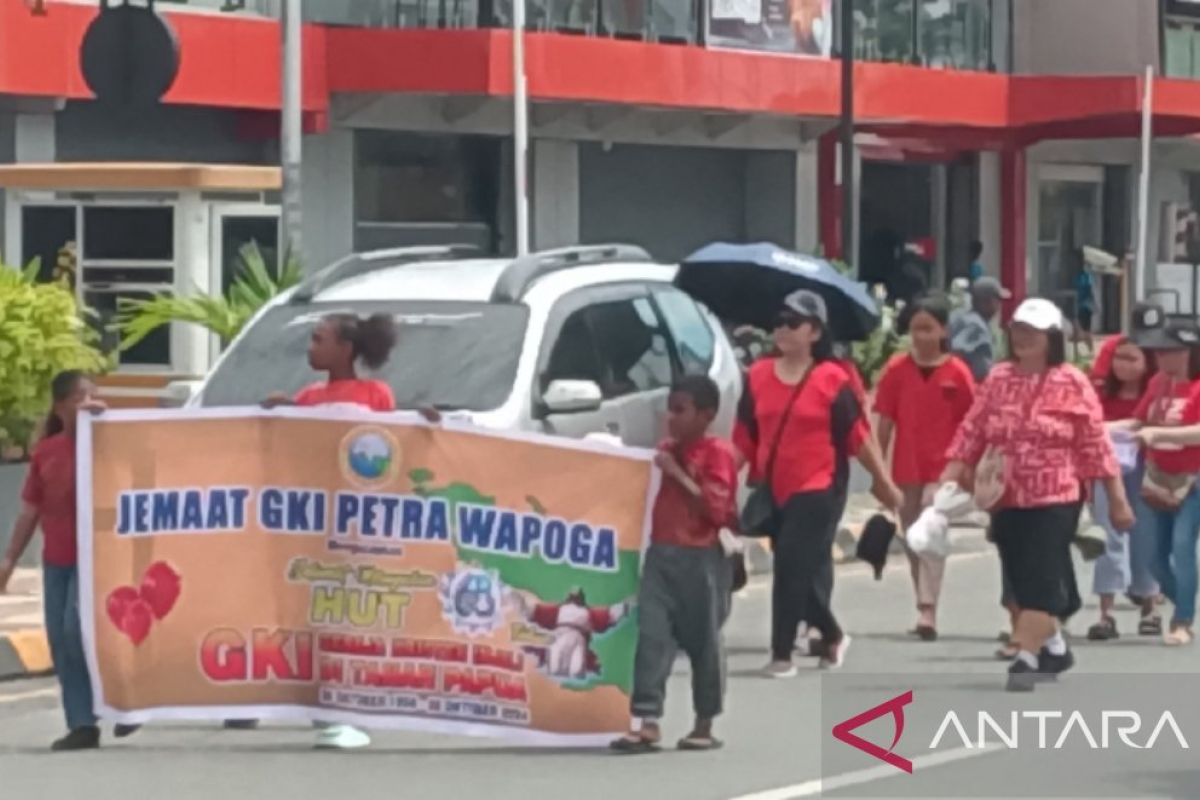 Umat Kristiani Biak meriahkan parade HUT GKI di Tanah Papua