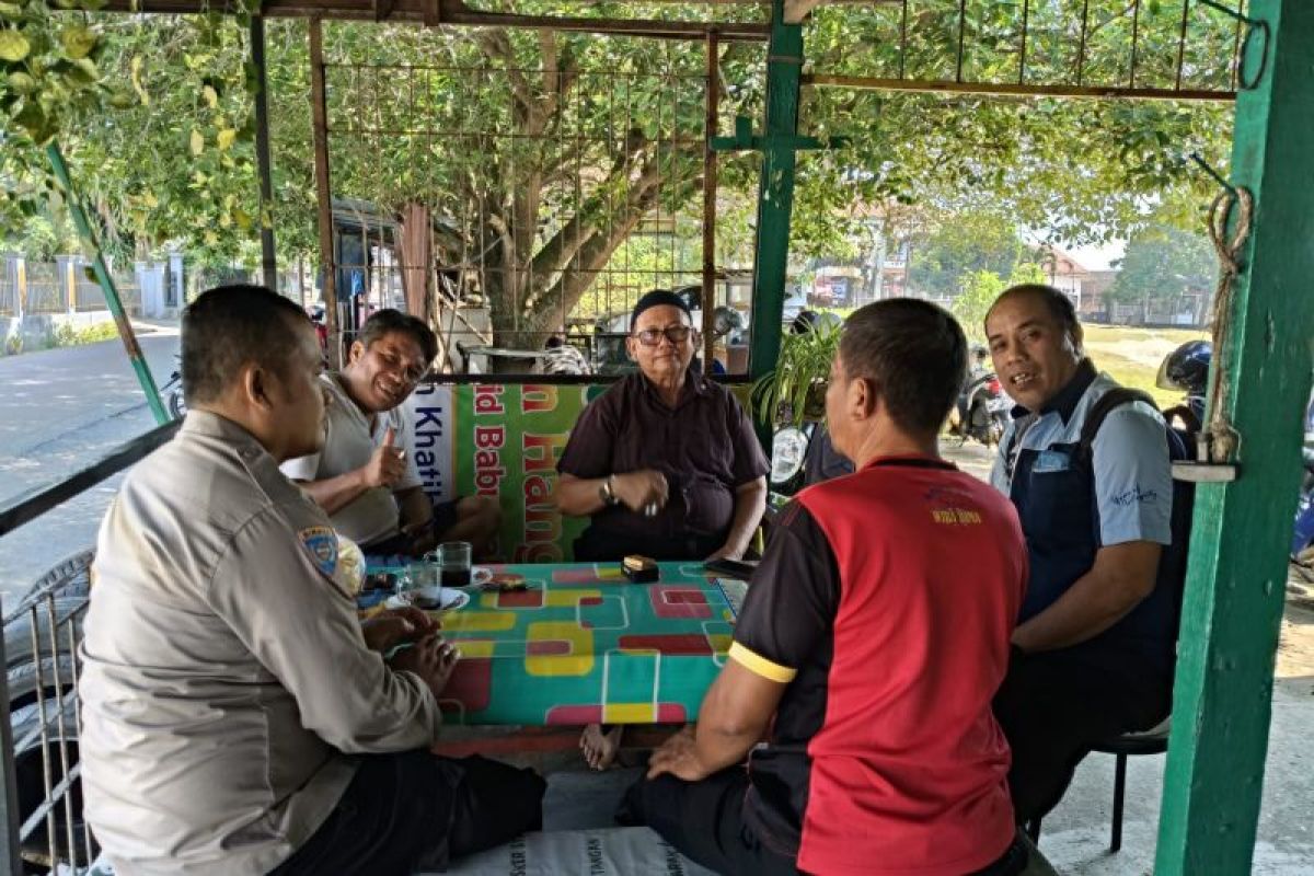 Polsek Limapuluh sampaikan pesan pilkada damai dari pintu ke pintu