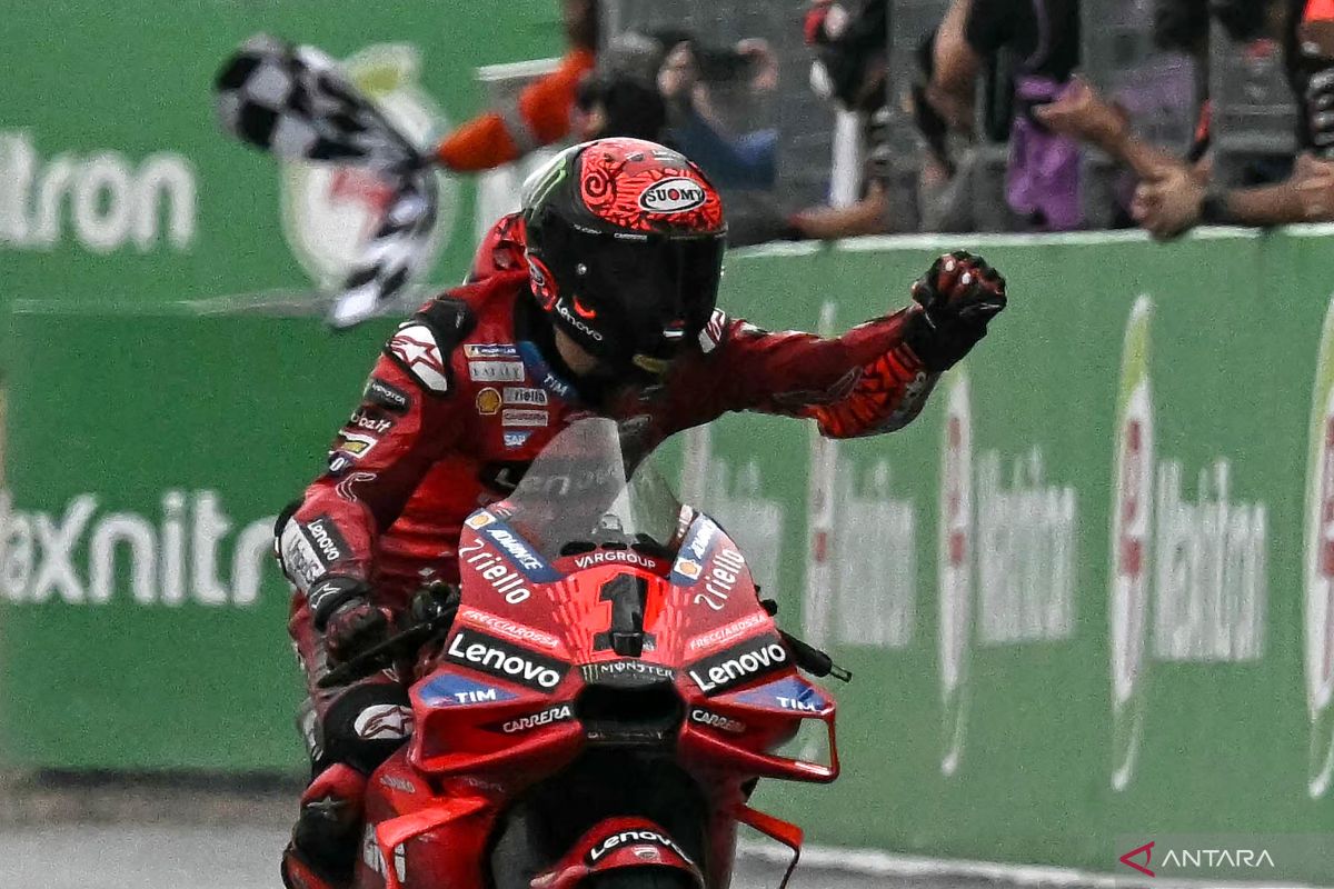 Bagnaia menangi GP Thailand untuk pangkas jarak dengan Martin