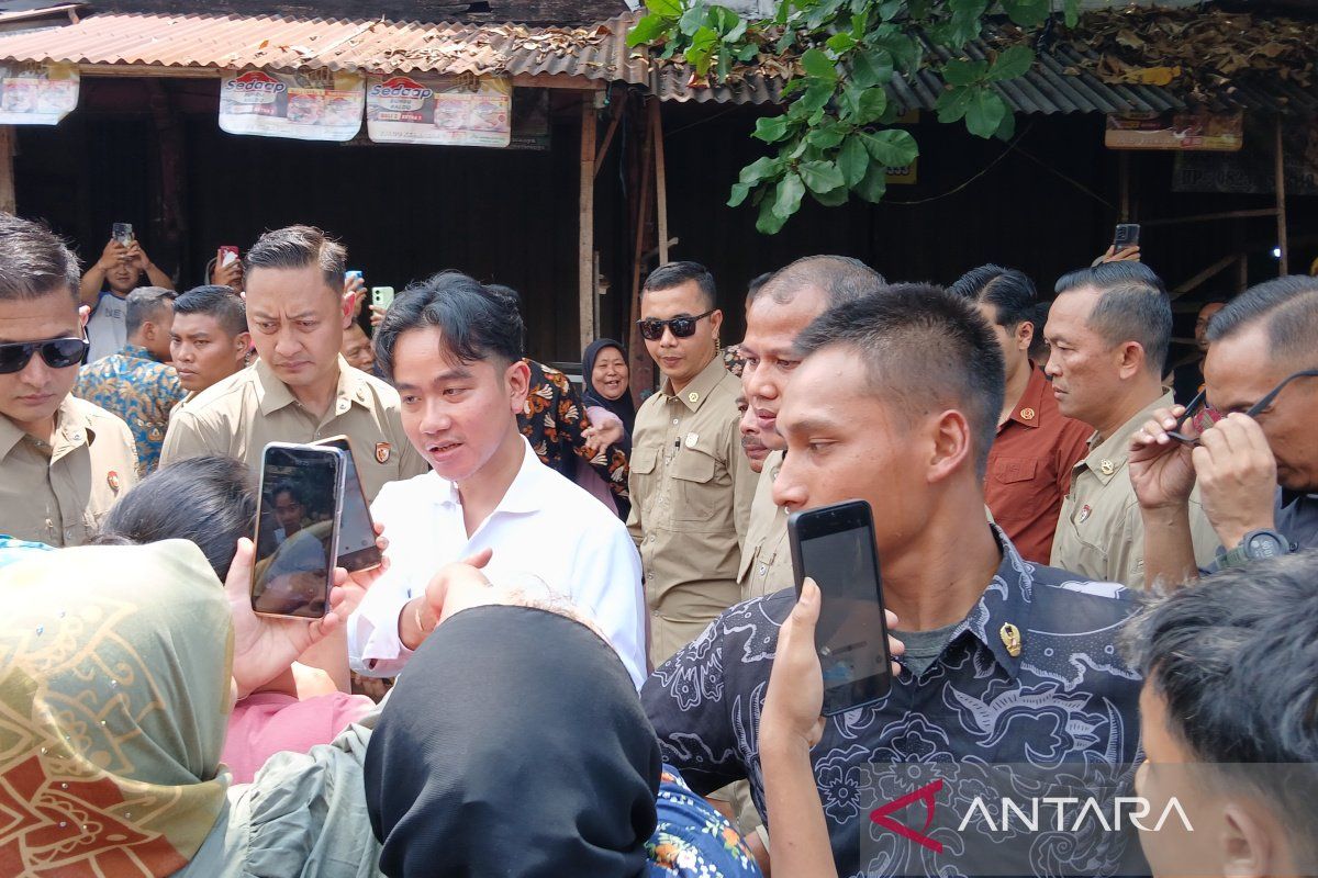 Wapres Gibran kunjungi Pasar Gotong-Royong Magelang