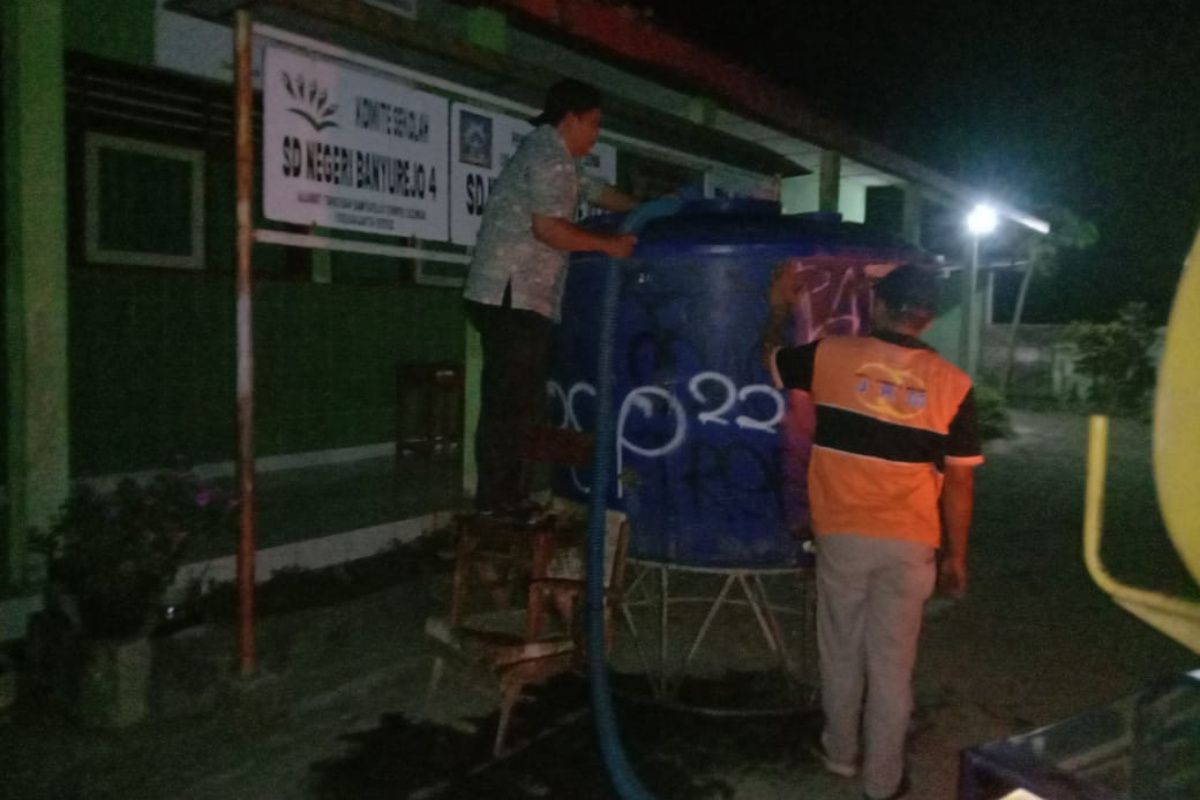 Sleman terus distribusikan air bersih di wilayah kekeringan