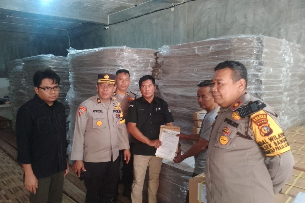 Kedatangan logistik Pilkada dikawal ketat Polres Rohil