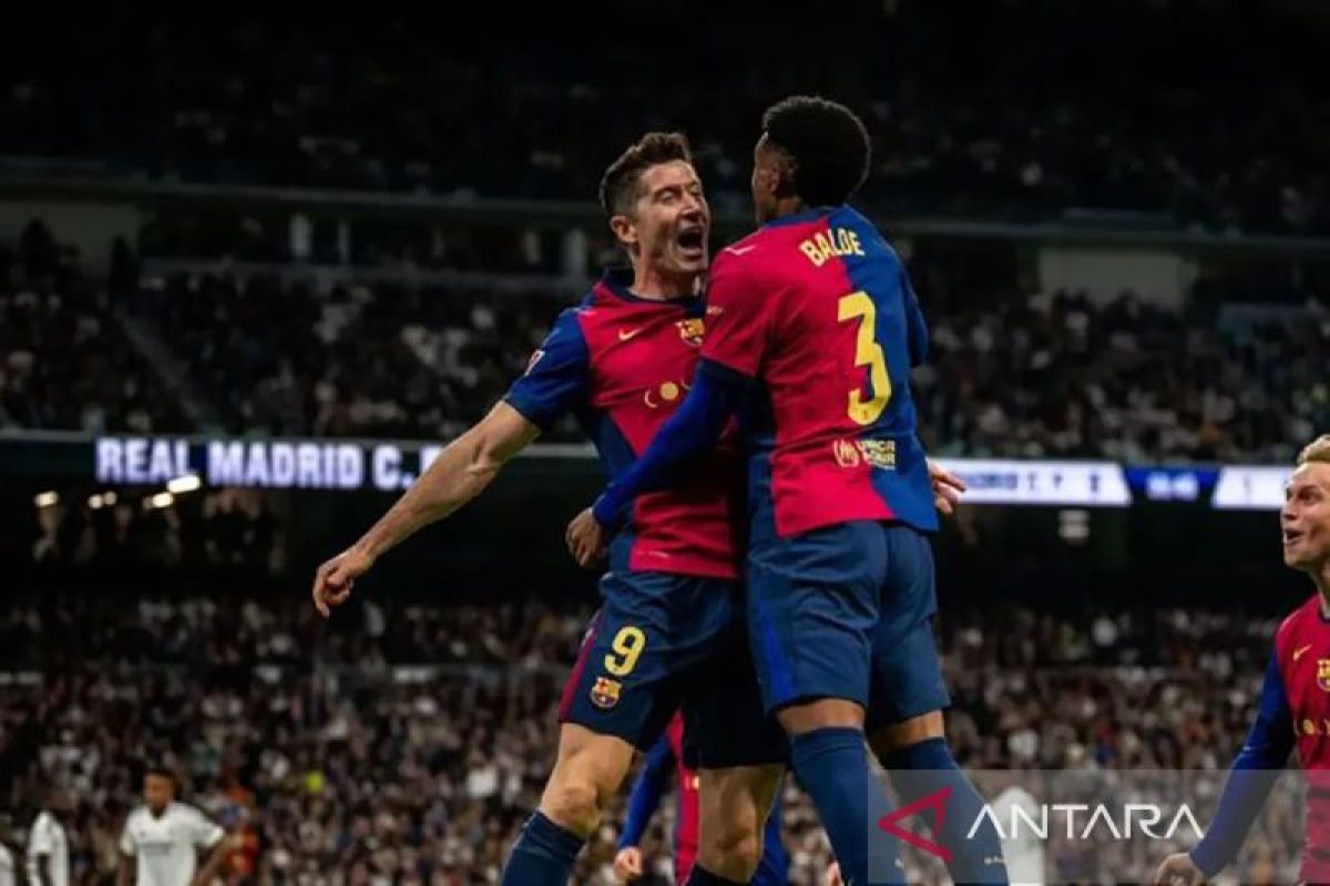 Barcelona permalukan Real Madrid 4-0 dalam El Clasico pertama