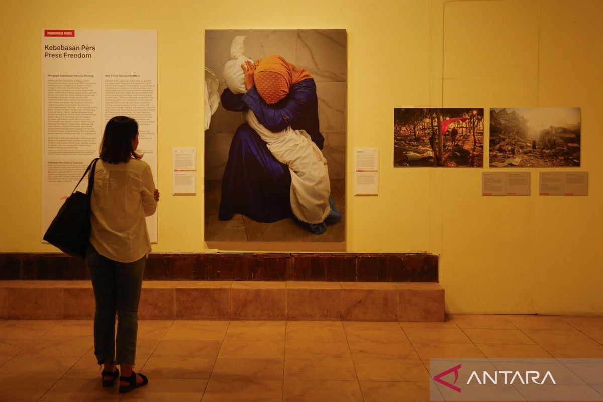 Simpang jalan pers antara sandyakala dan keberlanjutan