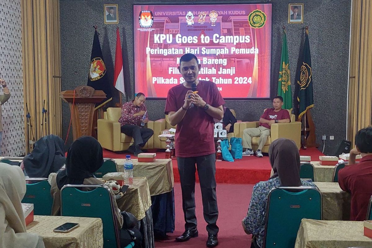 KPU Kudus "goes to campus" sosialisasi Pilkada 2024  lewat film