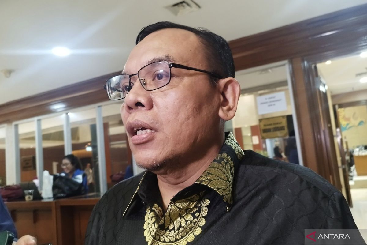 DPR RI apresiasi Prabowo larang pejabat pakai mobil mewah impor