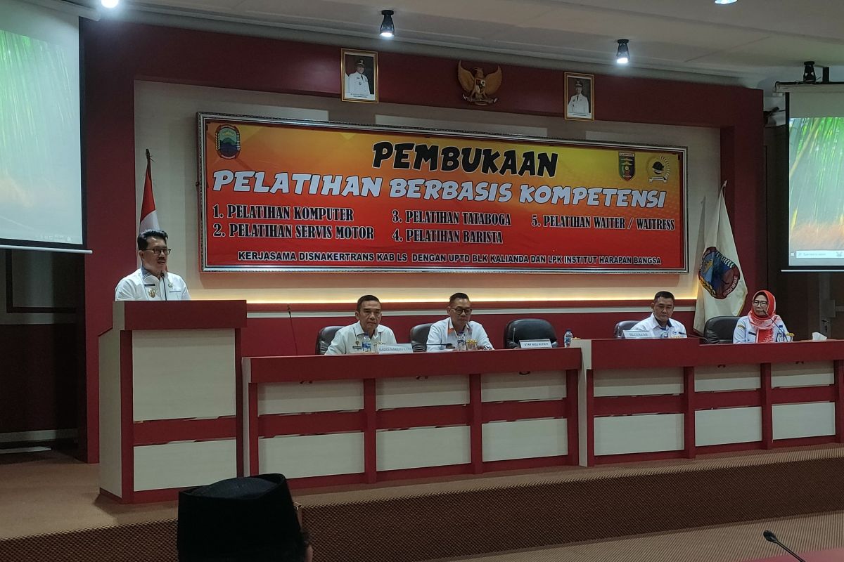 Pemkab Lampung Selatan beri pelatihan bagi 102 orang pencari kerja