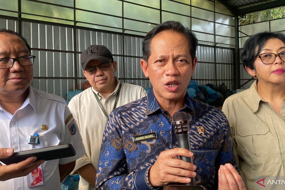 Nurrofiq seeks solutions to Jakarta's mounting waste problem